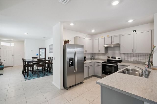 916 AUGUST SKY DRIVE, Deltona, FL 32738