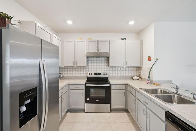 916 AUGUST SKY DRIVE, Deltona, FL 32738