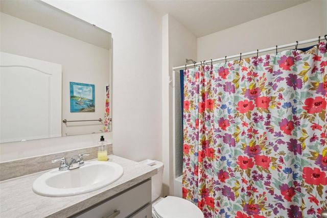 916 AUGUST SKY DRIVE, Deltona, FL 32738