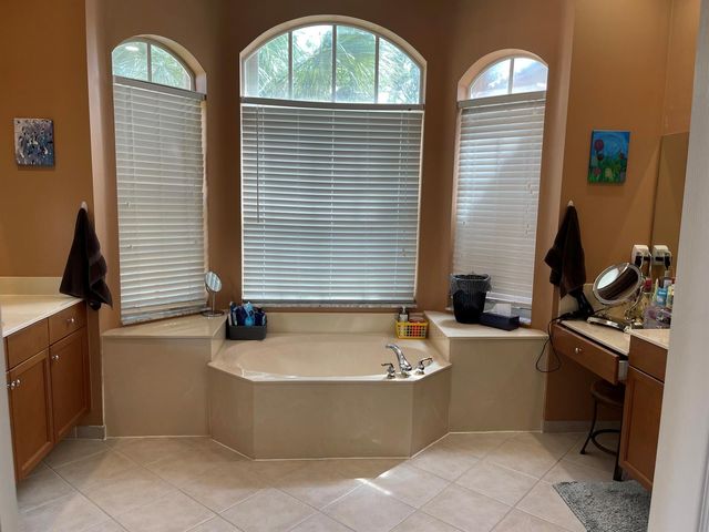 9828 Stover Way, Wellington, FL 33414