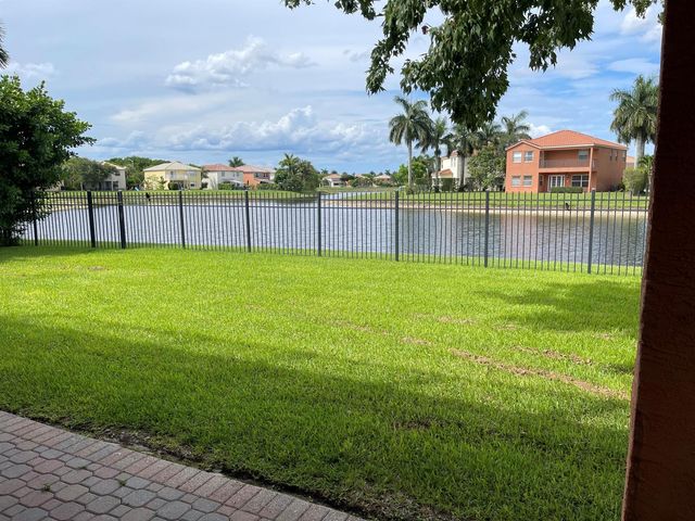 9828 Stover Way, Wellington, FL 33414