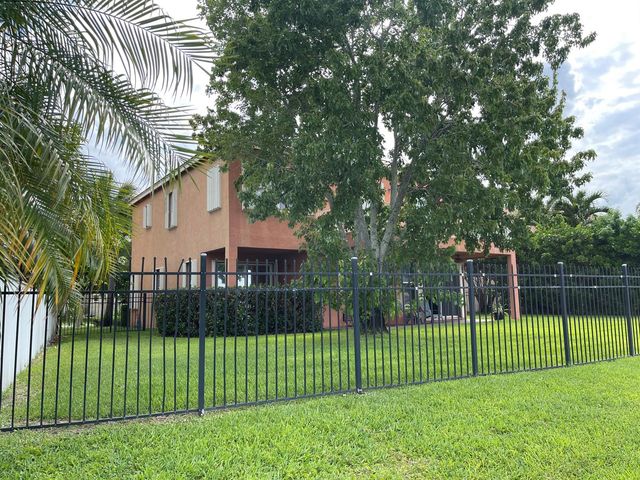 9828 Stover Way, Wellington, FL 33414