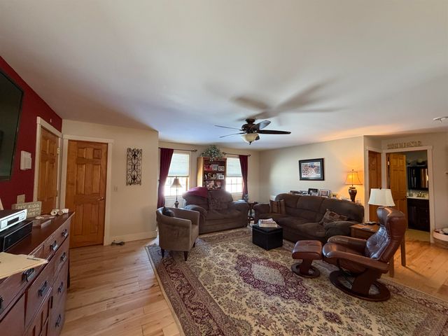 85 Elm Hill Drive, Clarendon, VT 05759