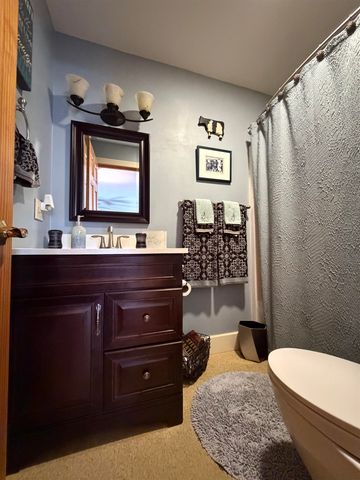 85 Elm Hill Drive, Clarendon, VT 05759