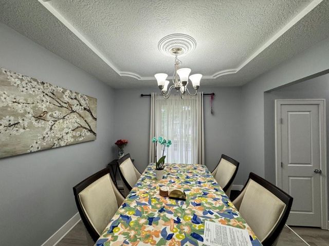 521 NW Chateau Drive, Blue Springs, MO 64014