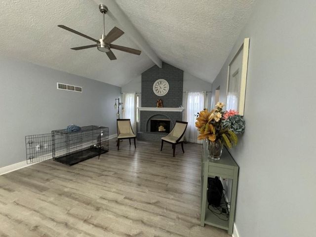 521 NW Chateau Drive, Blue Springs, MO 64014