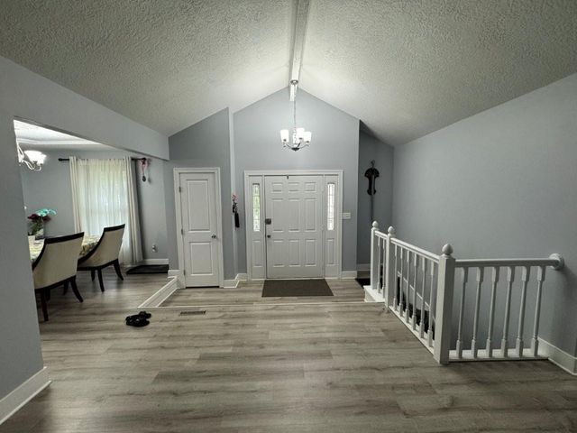 521 NW Chateau Drive, Blue Springs, MO 64014
