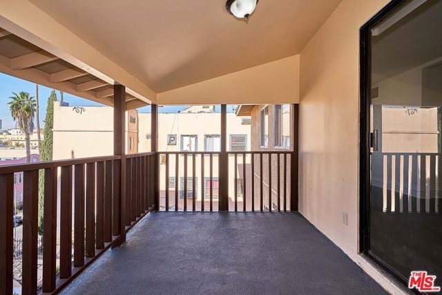 826 S Park View Street 3, Los Angeles, CA 90057