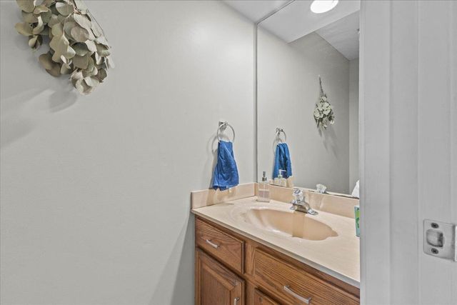 35 Brickyard Rd Unit 13, Essex, VT 05452