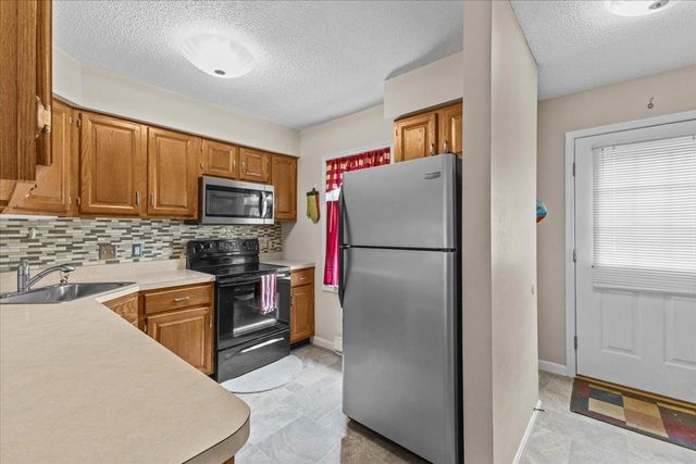 35 Brickyard Rd Unit 13, Essex, VT 05452