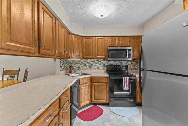 35 Brickyard Rd Unit 13, Essex, VT 05452