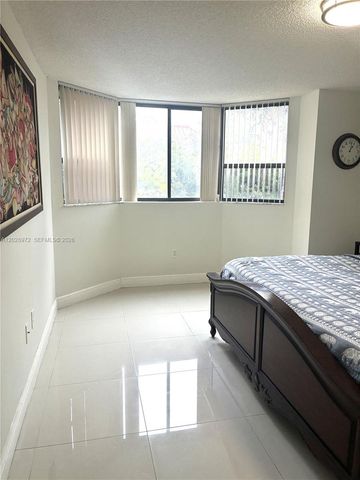 7451 NW 16th St 403, Plantation, FL 33313