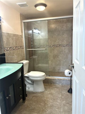 7451 NW 16th St 403, Plantation, FL 33313
