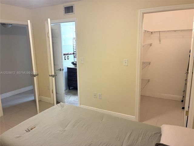 7451 NW 16th St 403, Plantation, FL 33313