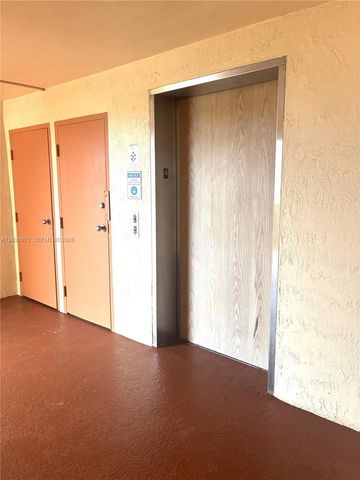 7451 NW 16th St 403, Plantation, FL 33313