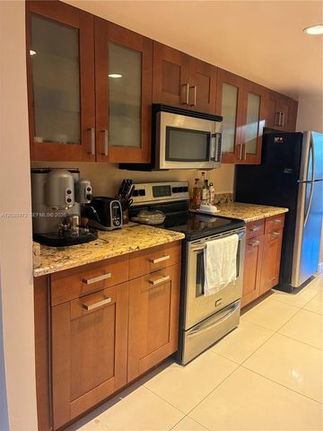 7451 NW 16th St 403, Plantation, FL 33313