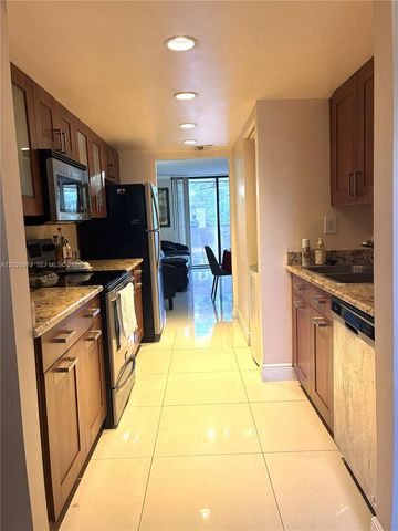 7451 NW 16th St 403, Plantation, FL 33313