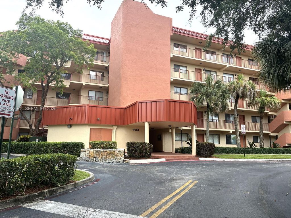 7451 NW 16th St 403, Plantation, FL 33313