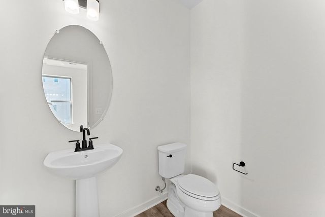 19712 MISTY MOSS SQ, Ashburn, VA 20147