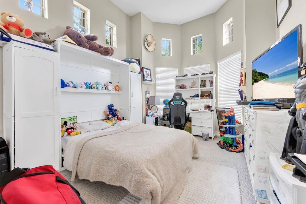 Image 10 of property listing at 8264 NW 107th Terrace, Parkland, FL 33076