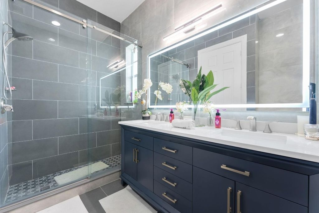 Image 12 of property listing at 8264 NW 107th Terrace, Parkland, FL 33076