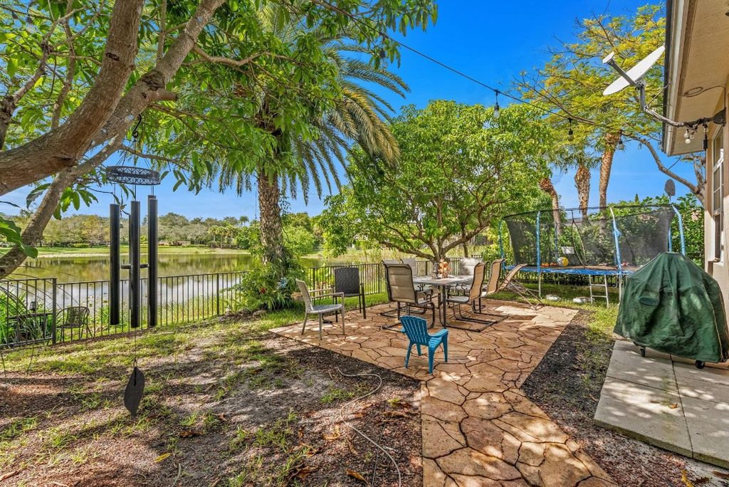 Image 15 of property listing at 8264 NW 107th Terrace, Parkland, FL 33076