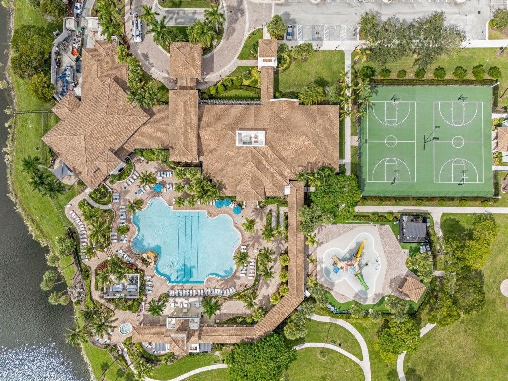 Image 20 of property listing at 8264 NW 107th Terrace, Parkland, FL 33076