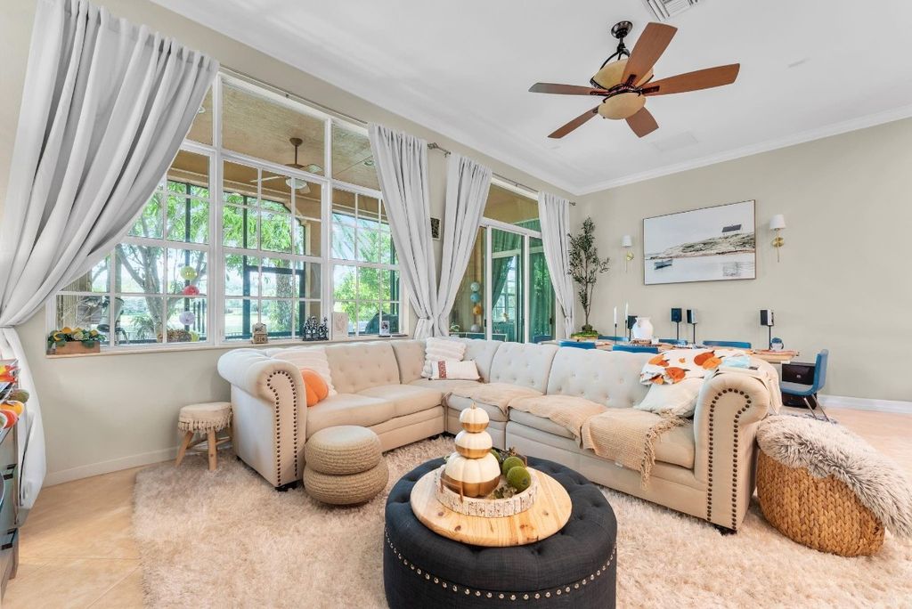 Image 6 of property listing at 8264 NW 107th Terrace, Parkland, FL 33076