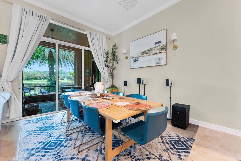 Image 8 of property listing at 8264 NW 107th Terrace, Parkland, FL 33076