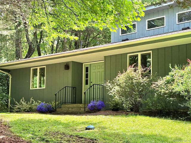 243 Fraleigh Lane, Red Hook, NY 12571