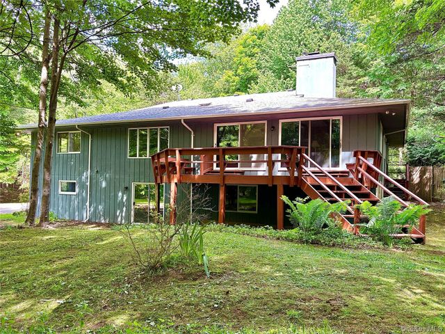 243 Fraleigh Lane, Red Hook, NY 12571