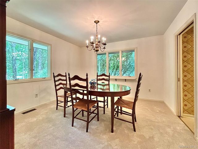 243 Fraleigh Lane, Red Hook, NY 12571