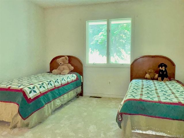 243 Fraleigh Lane, Red Hook, NY 12571