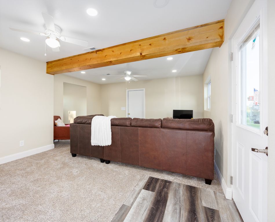 Image 14 of property listing at 122 E Lincoln, Dix, IL 62830