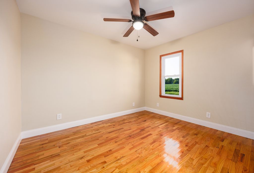 Image 19 of property listing at 122 E Lincoln, Dix, IL 62830