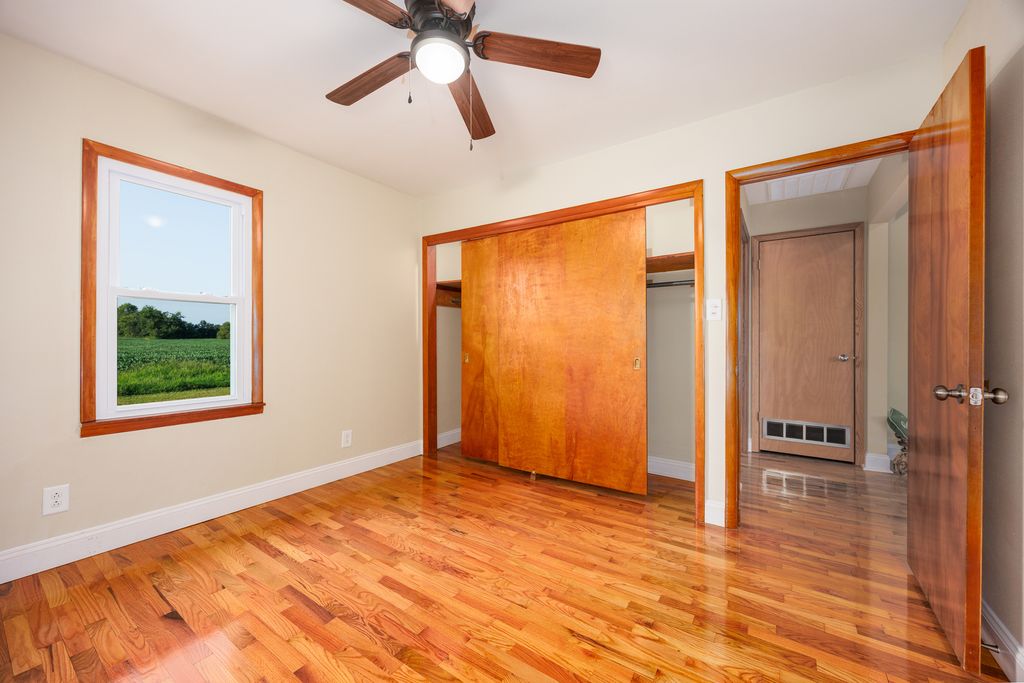 Image 20 of property listing at 122 E Lincoln, Dix, IL 62830