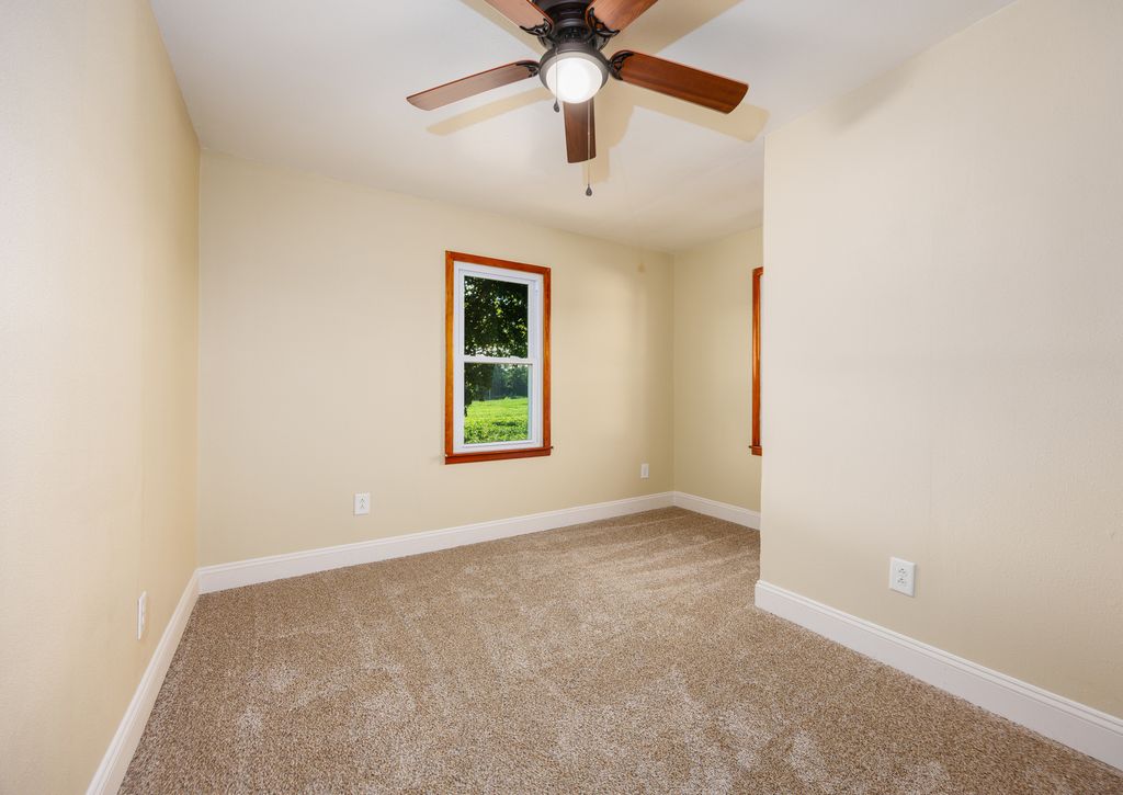 Image 23 of property listing at 122 E Lincoln, Dix, IL 62830