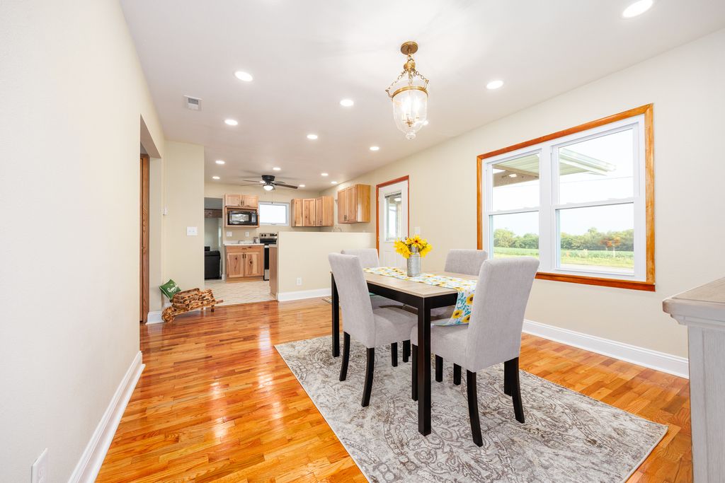 Image 5 of property listing at 122 E Lincoln, Dix, IL 62830