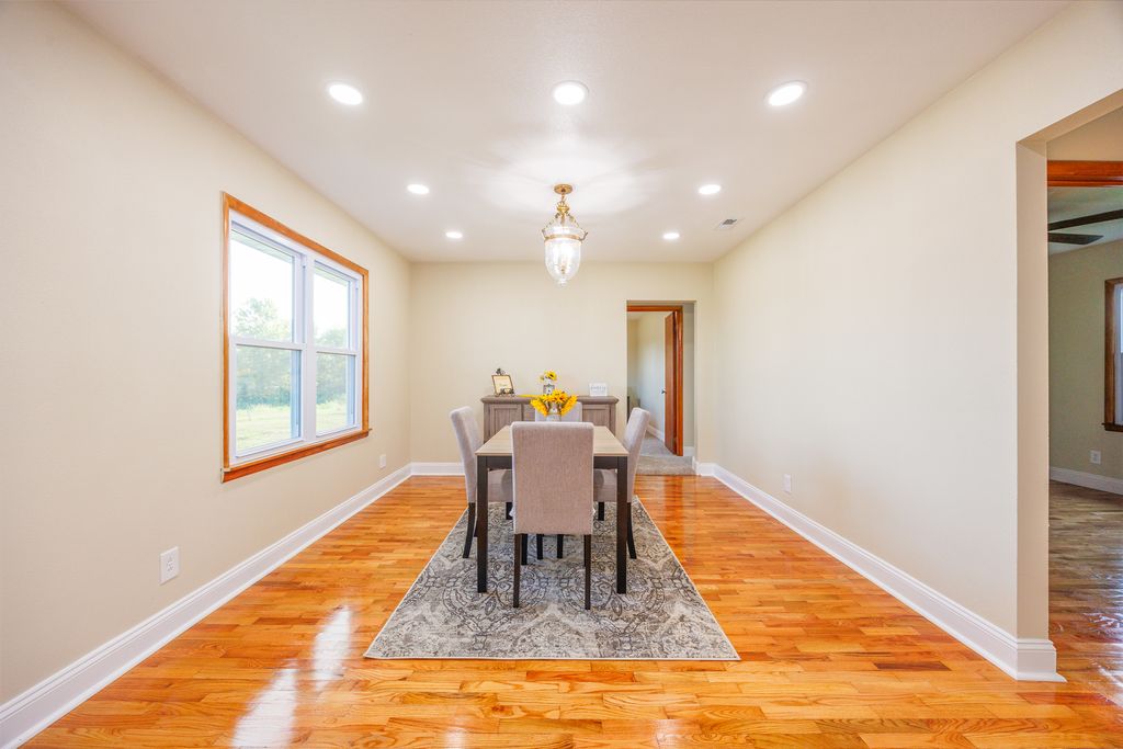 Image 6 of property listing at 122 E Lincoln, Dix, IL 62830