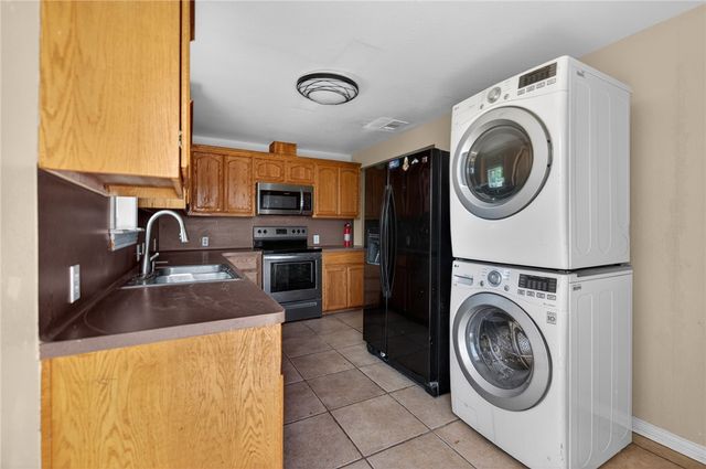 321 Paloma St, Corpus Christi, TX 78412