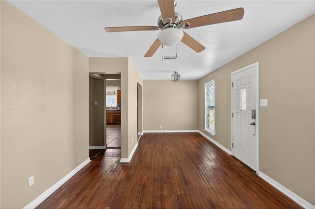 321 Paloma St, Corpus Christi, TX 78412
