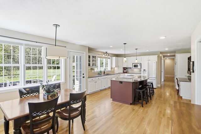 10 Hayrick Lane, Westford, MA 01886