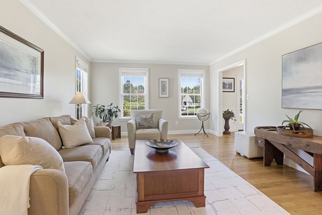 10 Hayrick Lane, Westford, MA 01886