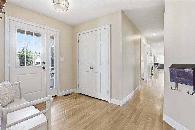 10 Hayrick Lane, Westford, MA 01886
