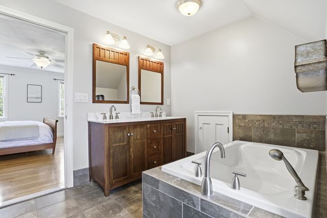 10 Hayrick Lane, Westford, MA 01886