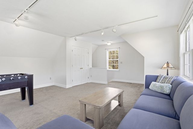10 Hayrick Lane, Westford, MA 01886