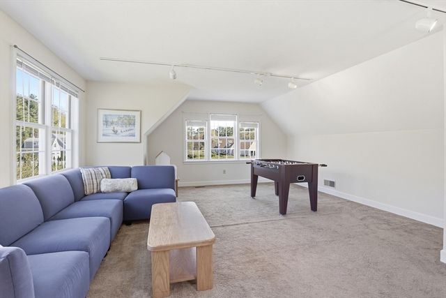 10 Hayrick Lane, Westford, MA 01886