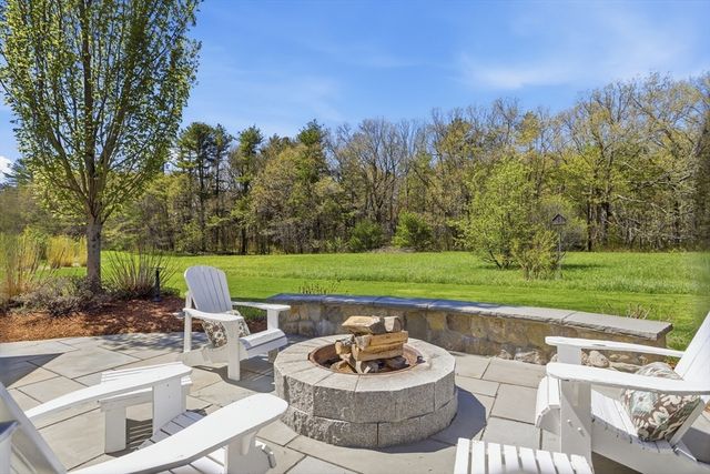 10 Hayrick Lane, Westford, MA 01886