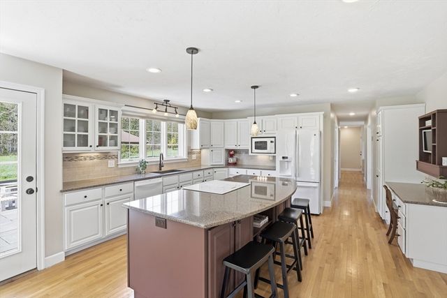 10 Hayrick Lane, Westford, MA 01886