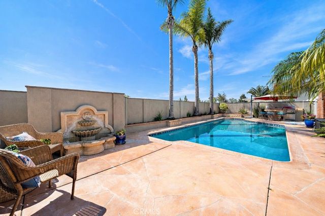 11088 Blue Allium Avenue, Fountain Valley, CA 92708